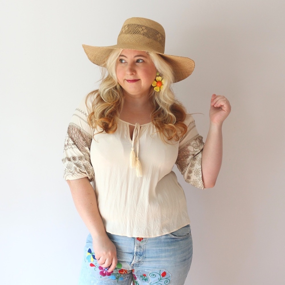 Folk Peasant Blouse Cream Floral Embroidery Cut Out Tassel Tie Neck Boho Top M